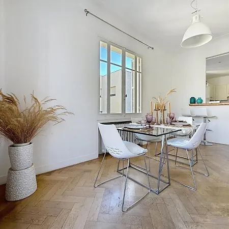 Апартаменты Large 2 Bedroom Apartment, Close To Promenade Des Ницца