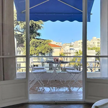 Large 2 Bedroom Apartment, Close To Promenade Des Νίκαια