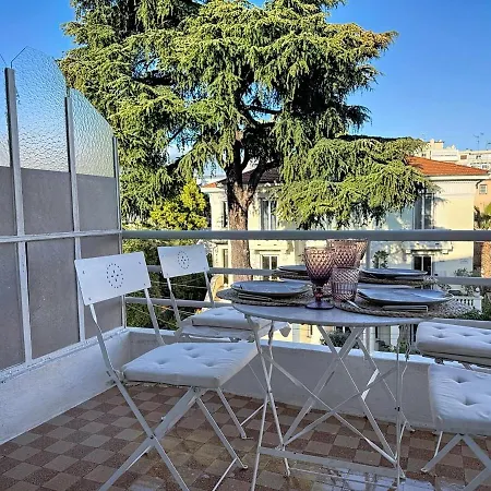 Large 2 Bedroom Apartment, Close To Promenade Des Apartment